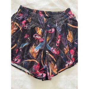 Lululemon‎ Hotty Hot High-Rise Lined Shorts 4" Veiled Floral Size 6